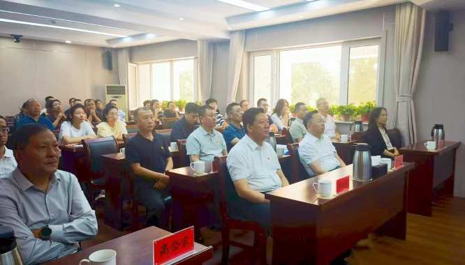 自治区供销合作社联合社直属系统组织党员干部职工集体观看纪念中国人民抗日战争暨世界反法西斯战争胜利80周年大会直播