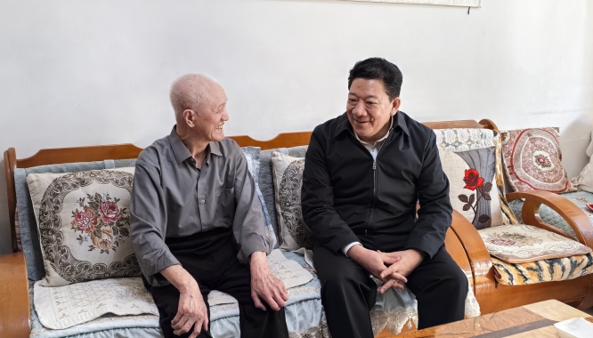 自治区供销合作社联合社开展2026年春节领导干部走访慰问离退休干部活动